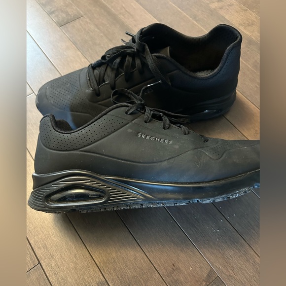 Men’s Black Sketchers - Picture 2 of 3